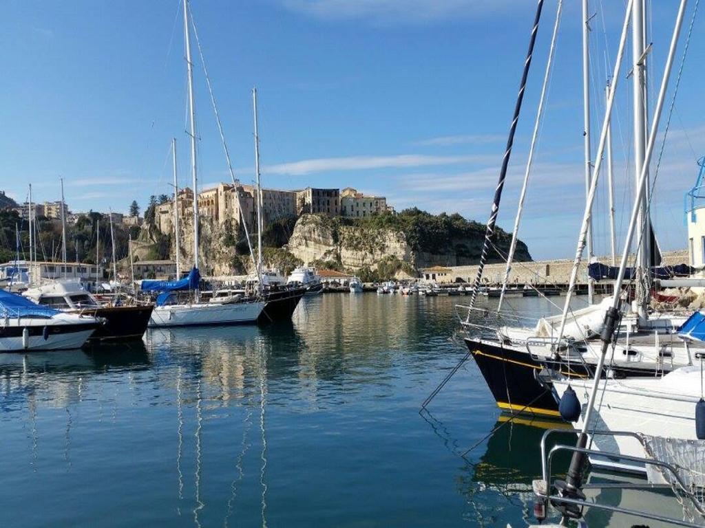 Отель Casolare Al Porto Тропея Экстерьер фото